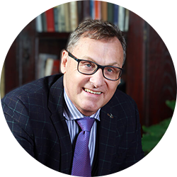 Portrait of Willem Smith, Chief Commercial Officer